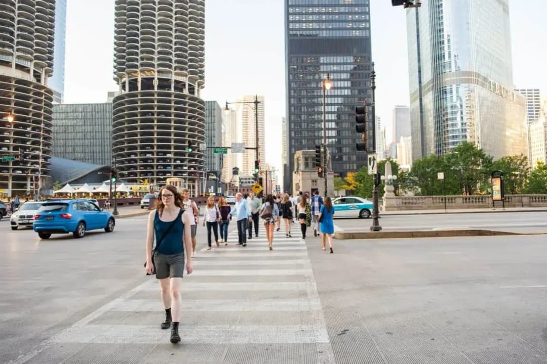 Czy w Chicago jest bezpiecznie? Odkryj niebezpieczne dzielnice i statystyki