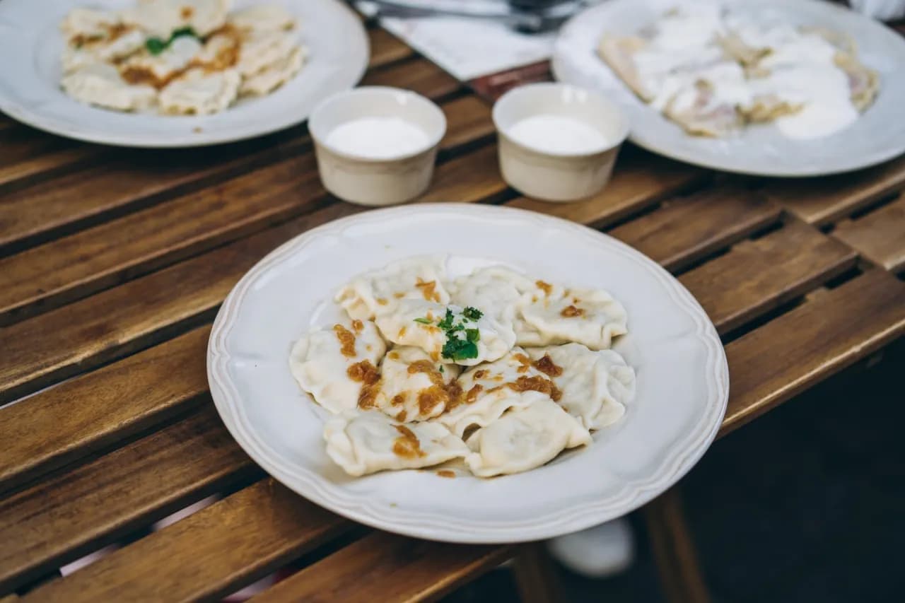 Gdzie zjeść w Kudowie-Zdroju? Odkryj najlepsze restauracje i dania