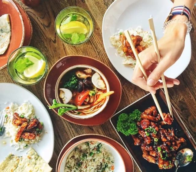 Gdzie zjeść w Nowym Sączu? Najlepsze miejsca na smaczny posiłek