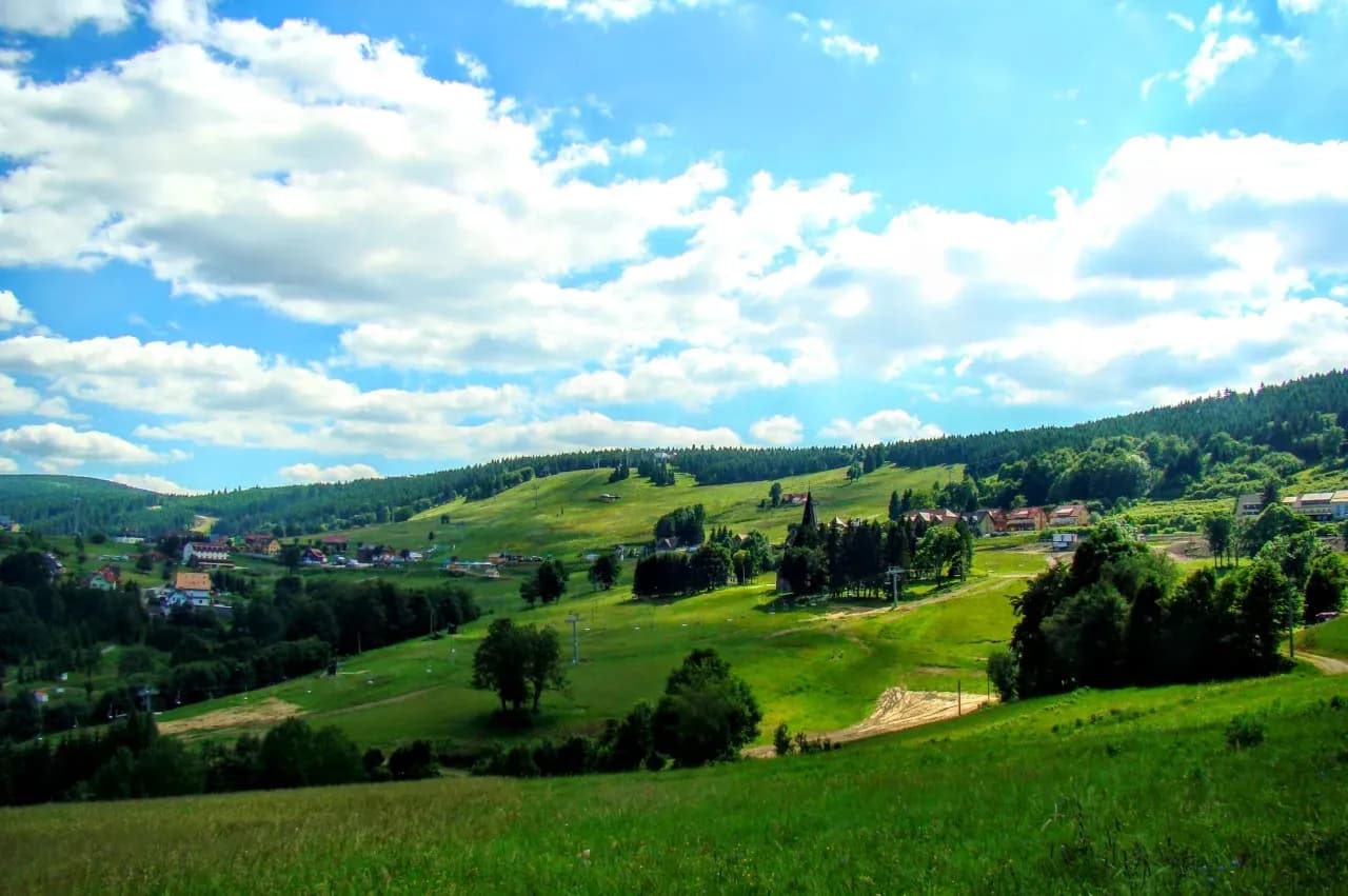 Najlepsze atrakcje w Górach Świętokrzyskich, które musisz zobaczyć